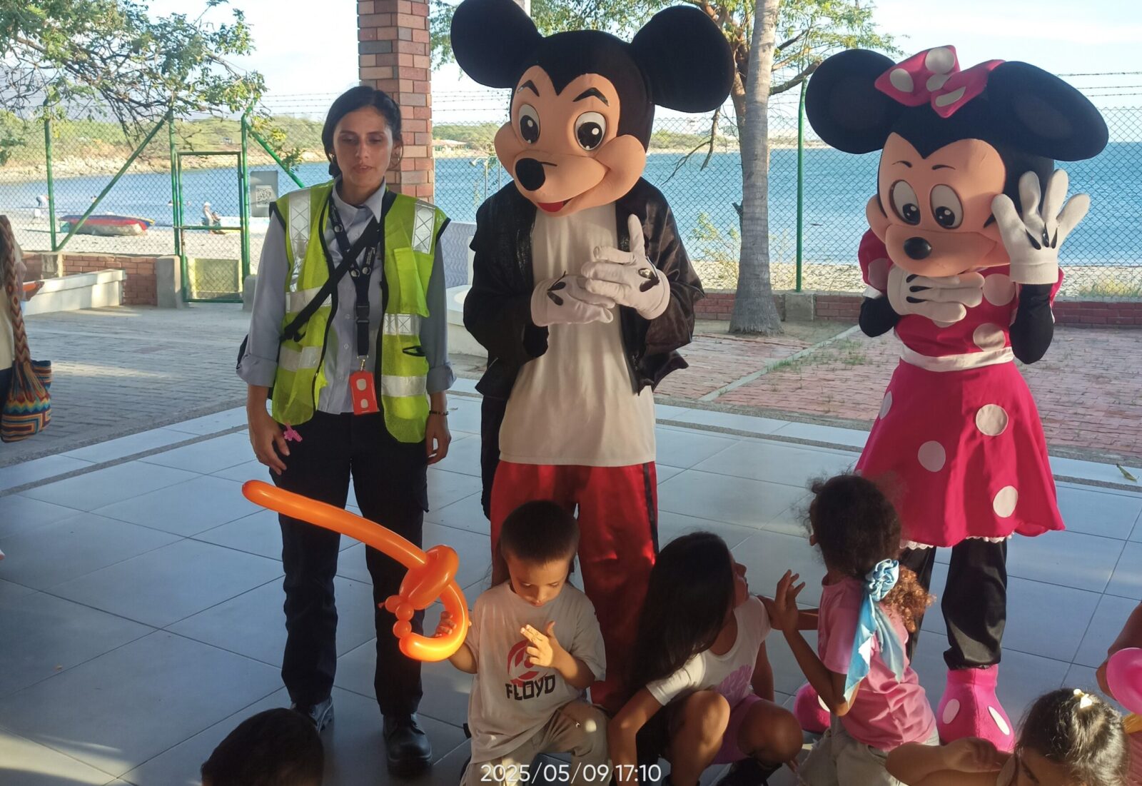 Los niños celebran su día con Aeropuertos de Oriente